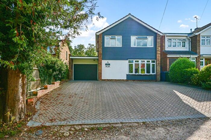 3 Bedroom Detached House For Sale In Little Vigo, Yateley, Hampshire, GU46