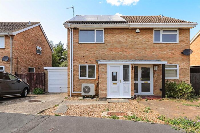 2 Bedroom Semi-Detached House To Rent In Moyne Close, Cambridge, CB4