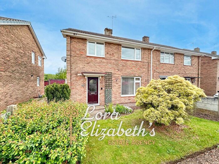 3 Bedroom Semi-Detached House For Sale In Laxton Drive, Meden Vale, NG20