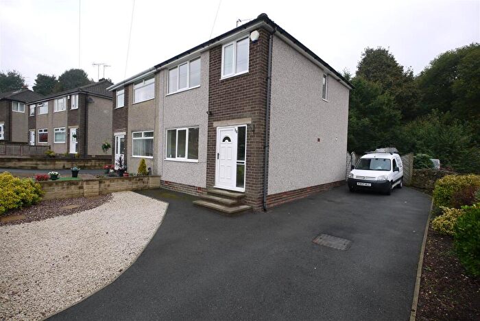 3 Bedroom House To Rent In Wyke Old Lane, Bailiff Bridge, Brighouse, HD6