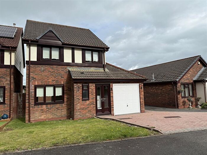 3 Bedroom Detached House For Sale In Clos Y Gelli, Llanelli, SA14