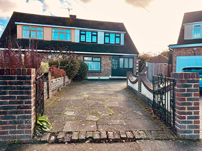 3 Bedroom Semi Detached House For Sale In Thundersley, Essex, SS7