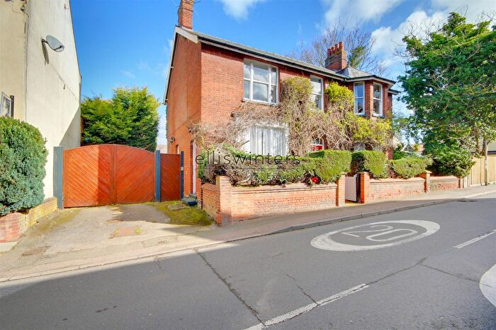 5 Bedroom Detached House For Sale In High Street, Fenstanton, PE28