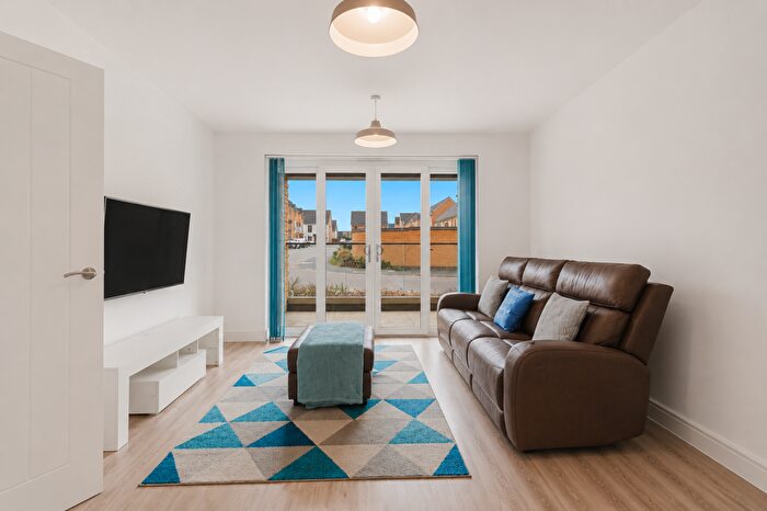 2 Bedroom Flat For Sale In Windstar Drive, South Ockendon, RM15