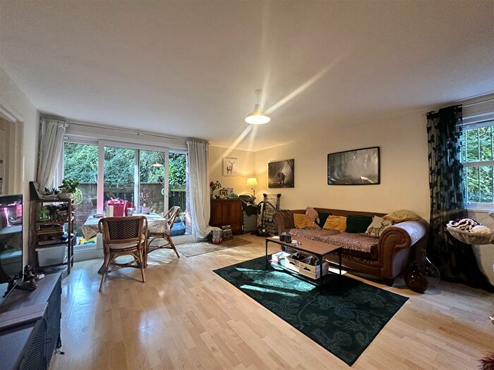 1 Bedroom Flat To Rent In Alma CourtCliftonBristol, BS8