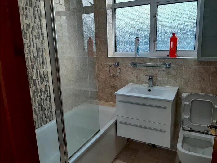 1 Bedroom Property To Rent In Cornwall Avenue, Southall, UB1