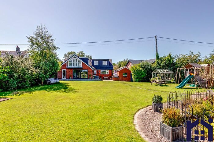 4 Bedroom Property For Sale In Pompian Brow, Bretherton, PR26