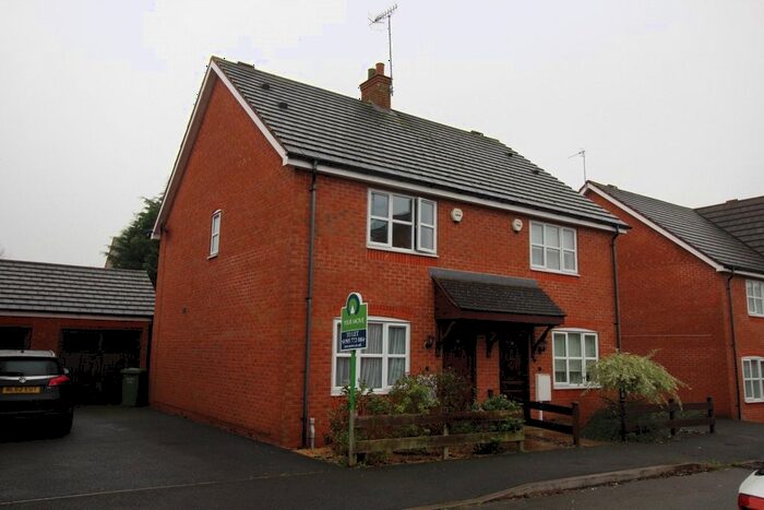 3 Bedroom Semi-Detached House To Rent In Hipkiss Gardens, Droitwich, Worcestershire, WR9