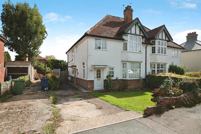 2 Bedroom Maisonette For Sale In Lexham Gardens, Amersham, HP6