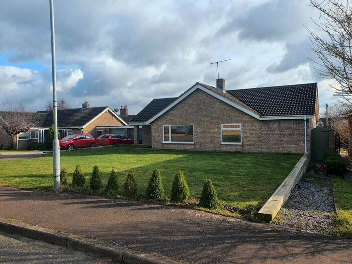 3 Bedroom Detached Bungalow To Rent In Ashford Close, Gillingham, NR34