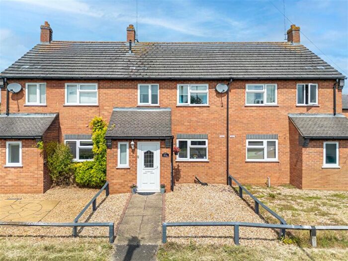 3 Bedroom Terraced House For Sale In Oundle Road, Thrapston, NN14