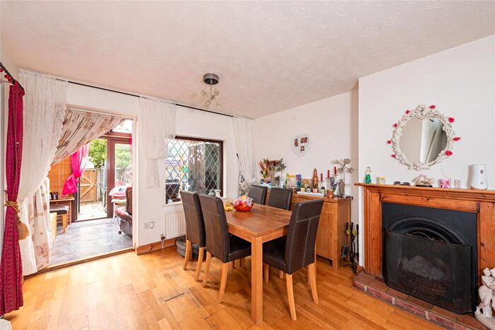 3 Bedroom End Of Terrace House For Sale In Vicarage Road, Bradwell Village, Milton Keynes, Buckinghamshire, MK13