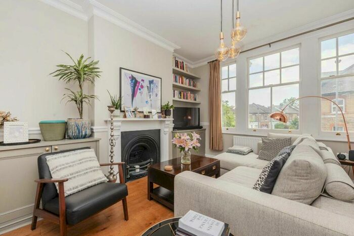 2 Bedroom Flat To Rent In Cavendish Road, Balham, SW12