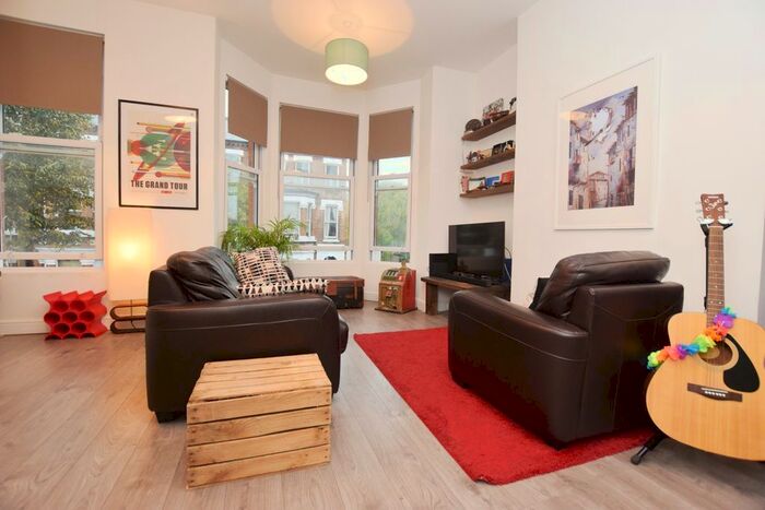 1 Bedroom Flat To Rent In Valmar Road, London, SE5