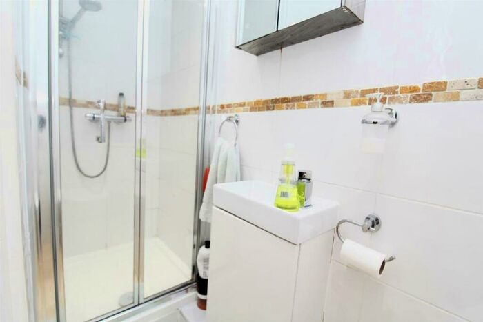 2 Bedroom Apartment To Rent In Connaught Avenue, London, E4