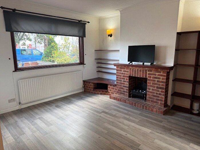 1 Bedroom Flat To Rent In Church Avenue, Northolt, UB5