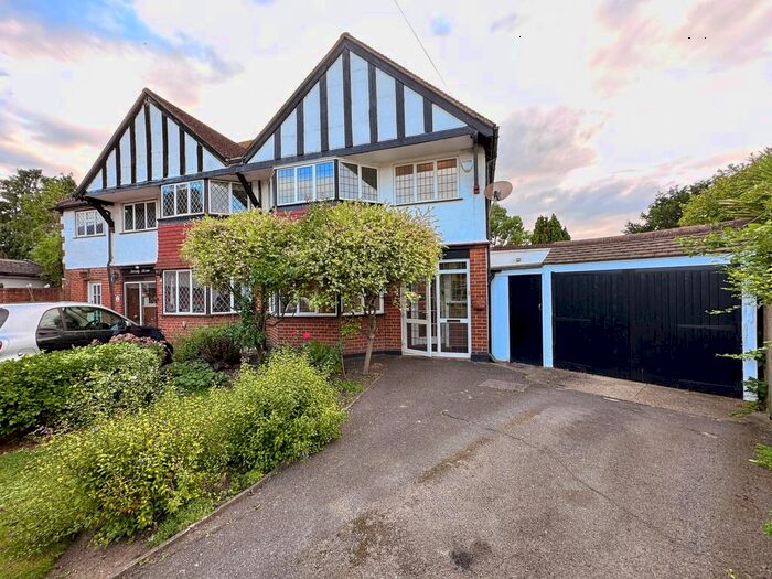 3 Bedroom Semi-Detached House To Rent In Court Drive, Sutton, SM1