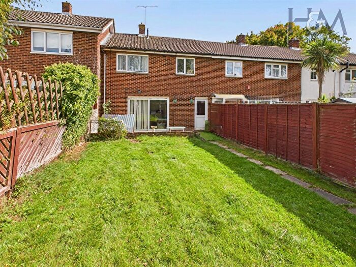3 Bedroom Terraced House For Sale In Abbots Grove, Stevenage, SG1