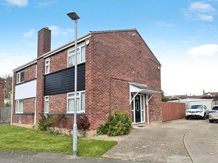 3 Bedroom Semi Detached House For Sale In The Links, Kempston, Bedford, MK42