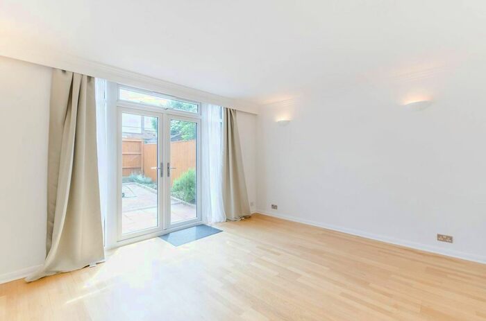 4 Bedroom End Of Terrace House To Rent In Cornford Grove, Balham, London, SW12