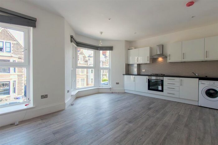 1 Bedroom Flat To Rent In Claude Road, Roath, CF24