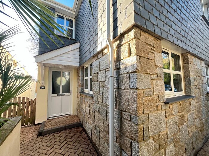 3 Bedroom Semi Detached House For Sale In Vinery Meadow, Penryn, TR10
