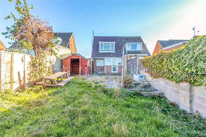 3 Bedroom Semi-Detached House For Sale In Henley Drive, Highworth, Swindon, Wiltshire, SN6