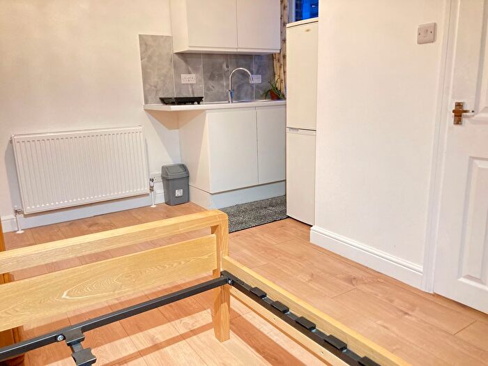 Studio To Rent In Very Near Broughton Road Area, Ealing, W13
