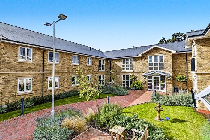 2 Bedroom Flat For Sale In Castle Court, Thrapston, NN14