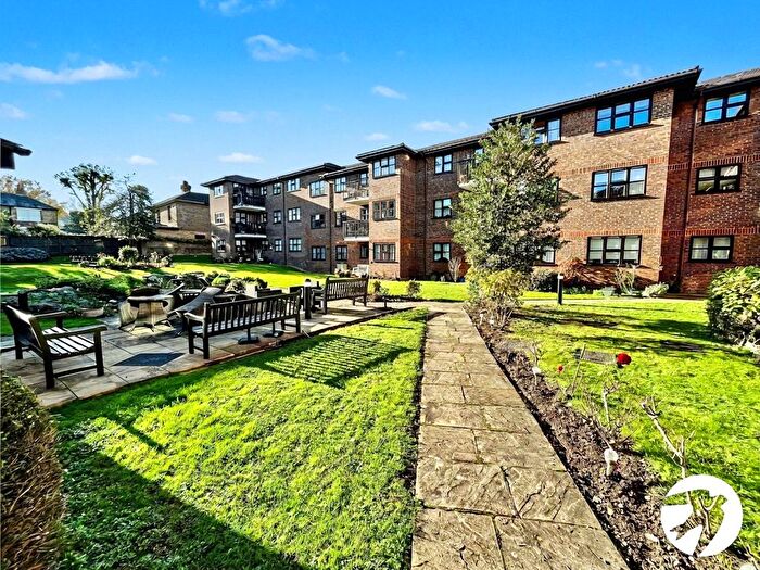 2 Bedroom Flat For Sale In Hatherley Crescent, Sidcup, Kent, DA14