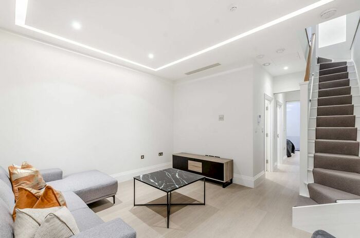 3 Bedroom Property To Rent In Cheval Place, Knightsbridge, London, SW7