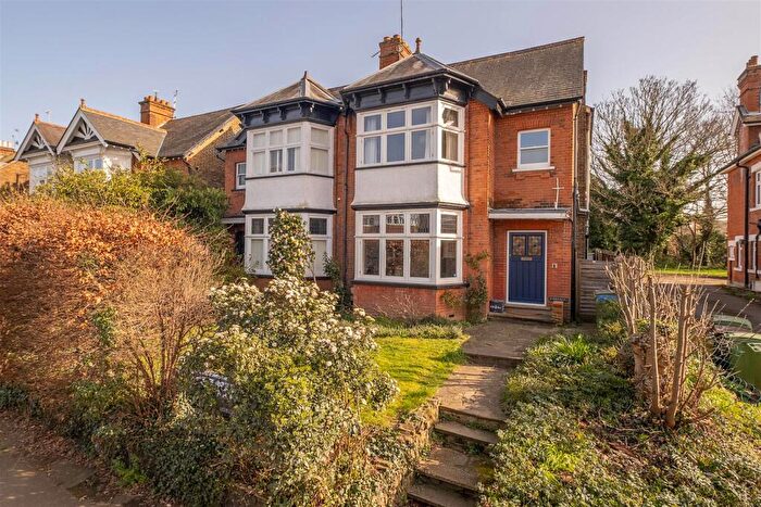 4 Bedroom Semi Detached House For Sale In Portsmouth Road, Thames Ditton, KT7