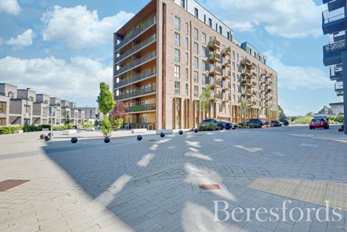 2 Bedroom Apartment For Sale In Wharf Road, Chelmsford, CM2