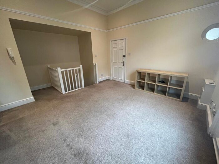 2 Bedroom Flat To Rent In Beedham House, Derby Road, Nottingham, Nottinghamshire, NG7