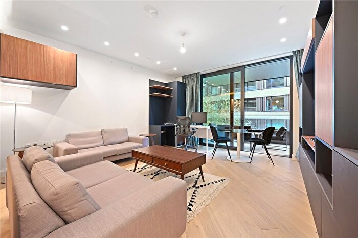 2 Bedroom Flat To Rent In Wood Crescent, London, W12