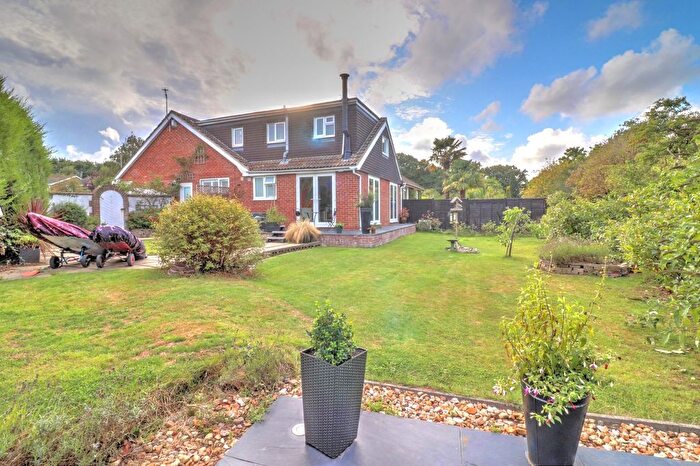 4 Bedroom Semi-Detached Bungalow For Sale In Saltmarsh Lane, Hayling Island, PO11