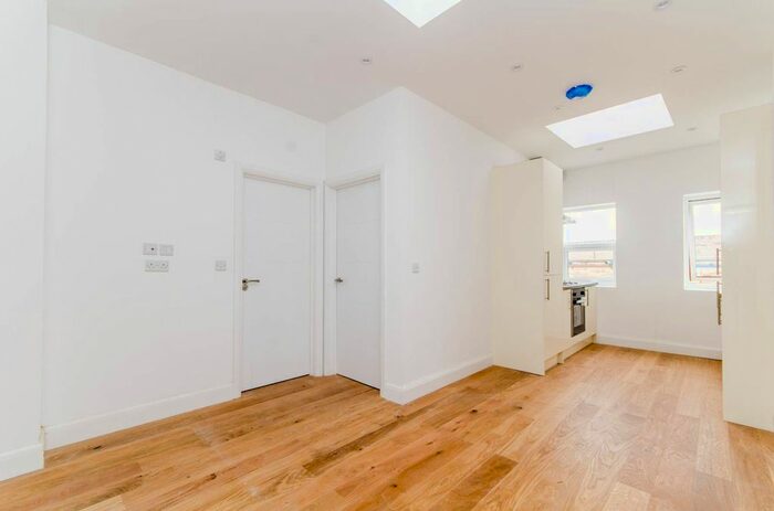 1 Bedroom Flat To Rent In Ealing Broadway, Ealing Broadway, London, W5