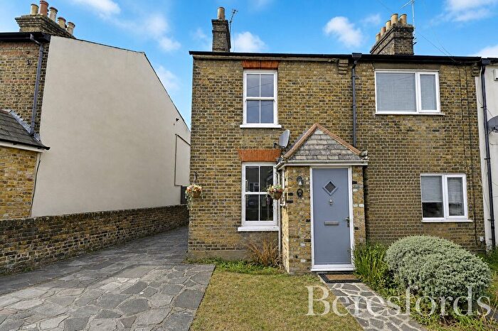 2 Bedroom End Terrace House For Sale In Milton Road, Warley, CM14