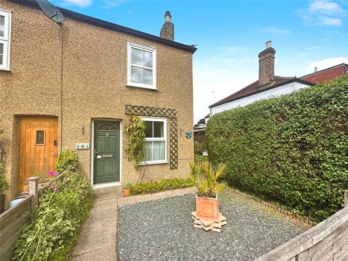 3 Bedroom End Terrace House For Sale In Bath Road, Taplow, Maidenhead, SL6