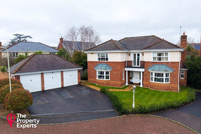 5 Bedroom Detached House For Sale In The Manor, Reading, RG2