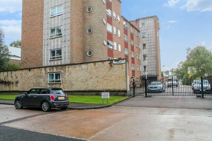 2 Bedroom Flat To Rent In Hollybank Court, Stoneygate, Leicester, LE2