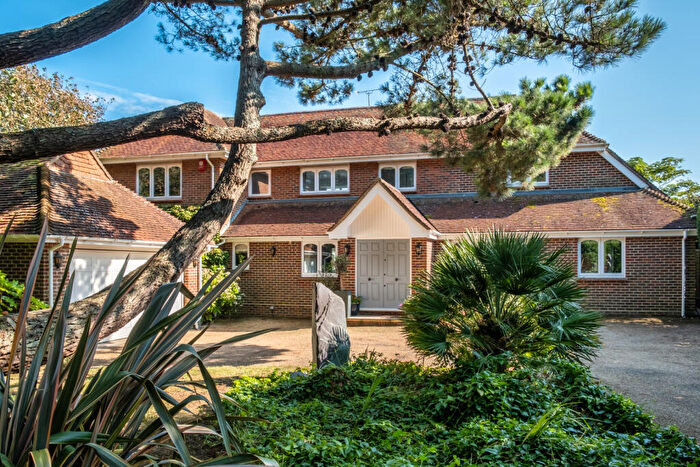 5 Bedroom Detached House For Sale In Gorse Avenue, Kingston Gorse, East Preston, BN16