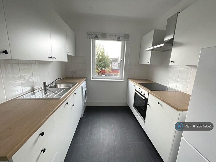 2 Bedroom Flat To Rent In Sunart Avenue, Renfrew, PA4