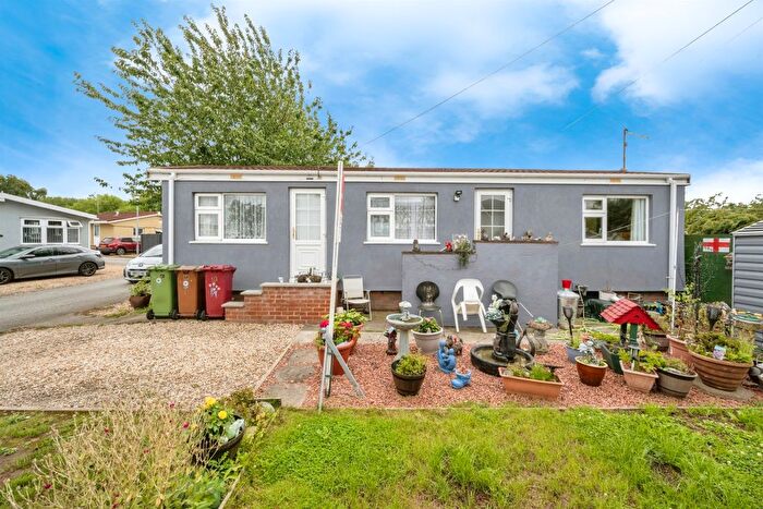 1 Bedroom Mobile/park Home For Sale In Beech Avenue, Charnwood Park Estate, Scunthorpe, DN15