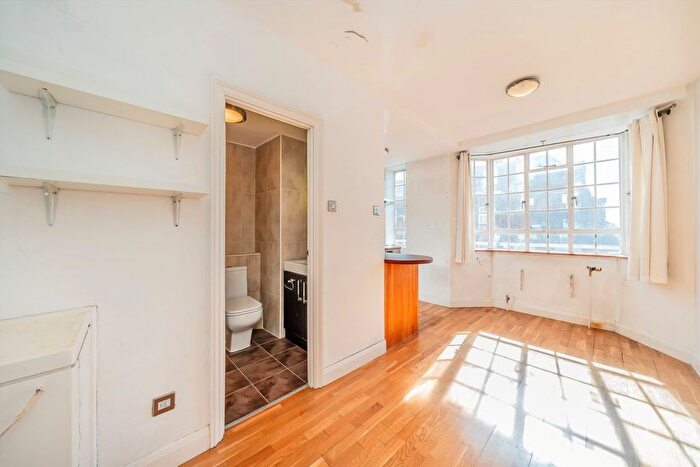 Studio For Sale In Chelsea Cloisters, Sloane Avenue, SW3