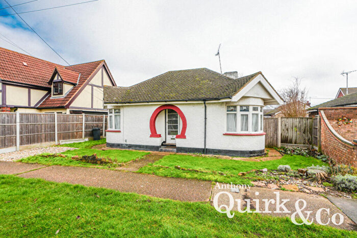 2 Bedroom Detached Bungalow For Sale In Juliers Road, Canvey Island, SS8