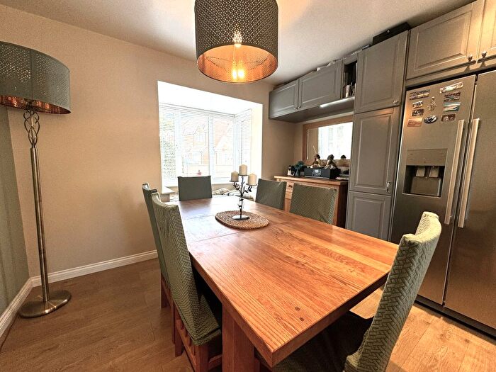 4 Bedroom Detached House For Sale In Chervil Close, Biggleswade, SG18