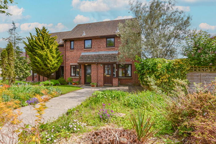 2 Bedroom End Of Terrace House For Sale In Tyning Park, Calne, SN11