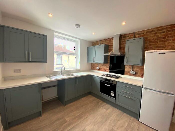 1 Bedroom Flat To Rent In Clive Road, Portsmouth, PO1