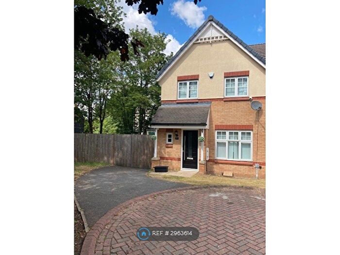 3 Bedroom Semi Detached House To Rent In Mill Chase Road, Wakefield, WF2